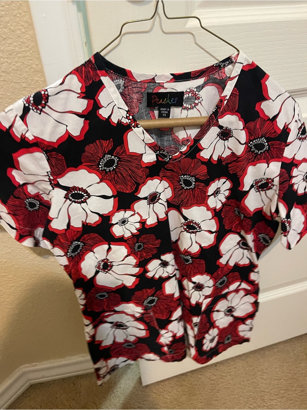 Peaches Uniforms Black, Red & White Floral V-Neck Top